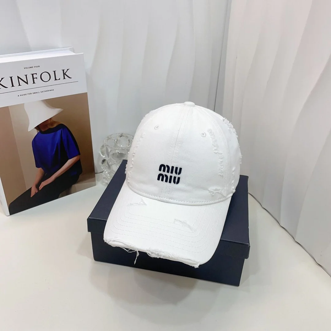 Miu Miu - Новая рваная бейсболка в уличном стиле