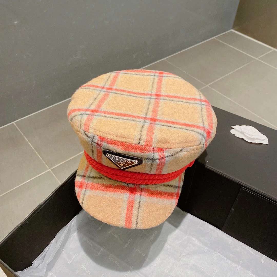 Кашемировая военная кепка Prada с отворотом