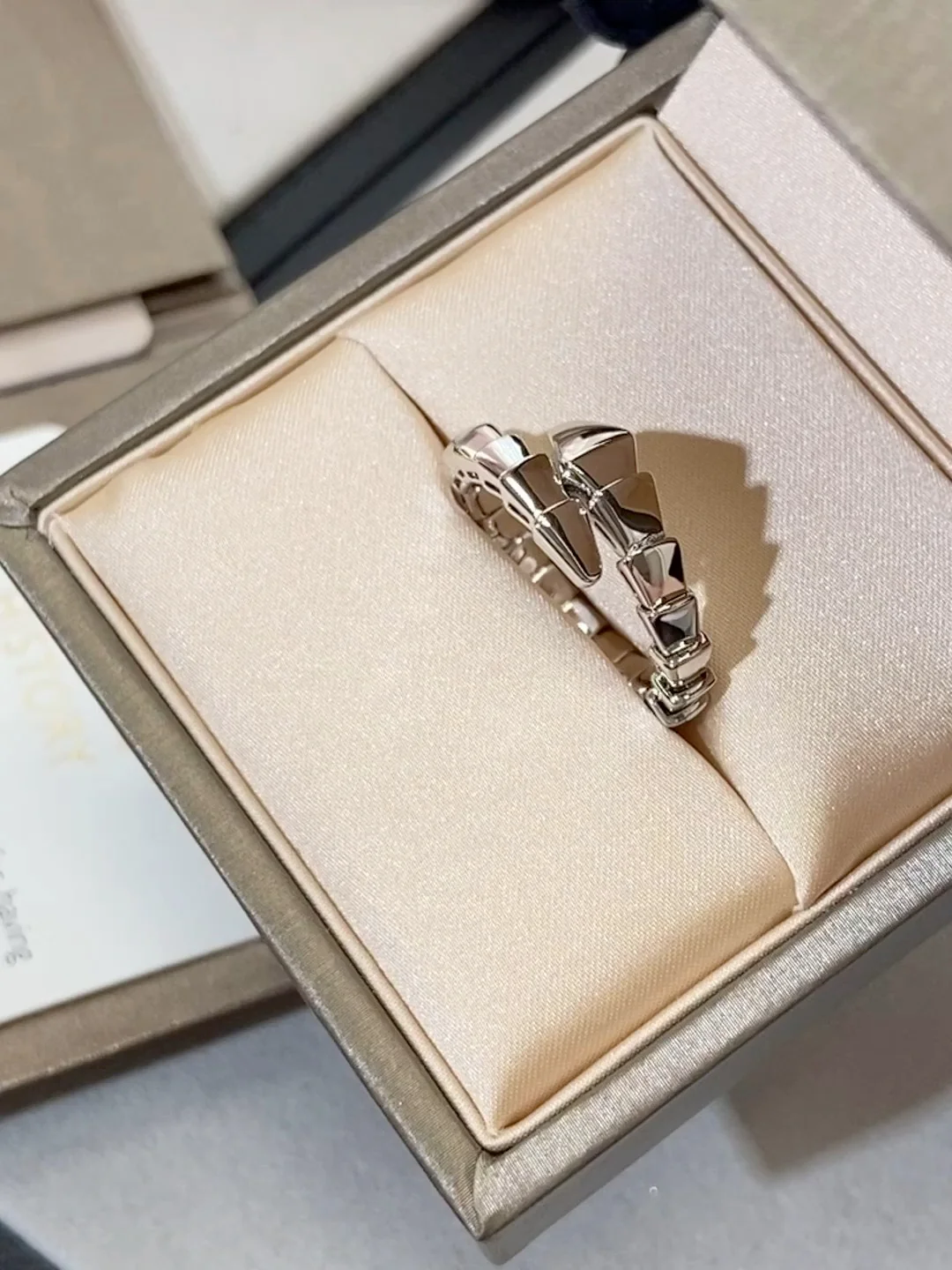 Кольцо Bvlgari 025