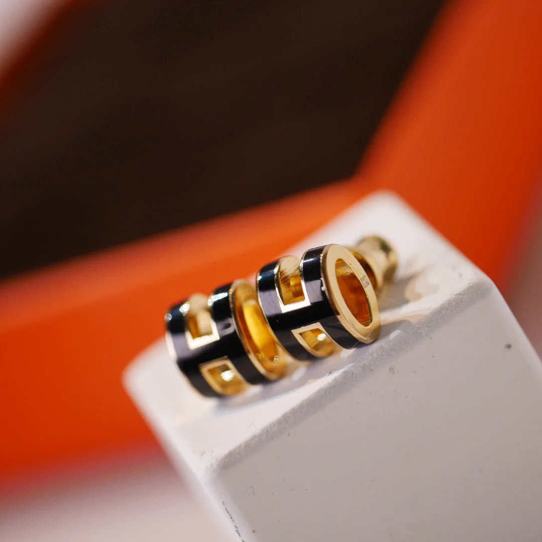 Серьги и гвоздики Hermes