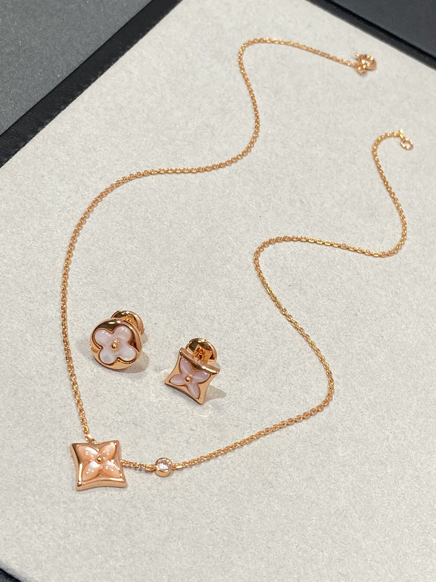 LV-Ожерелье 085