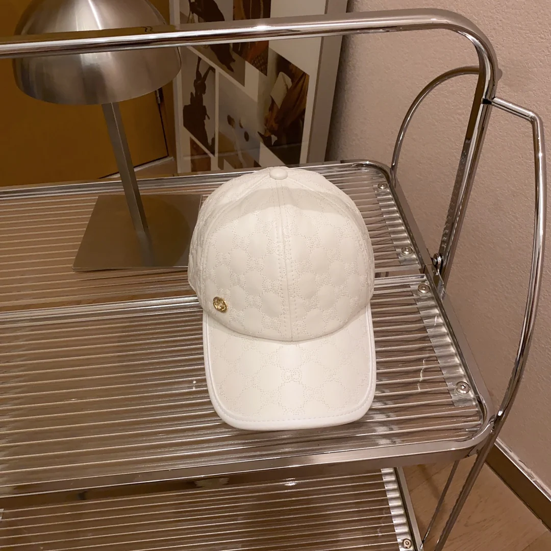 Кожаная бейсболка Gucci - белая