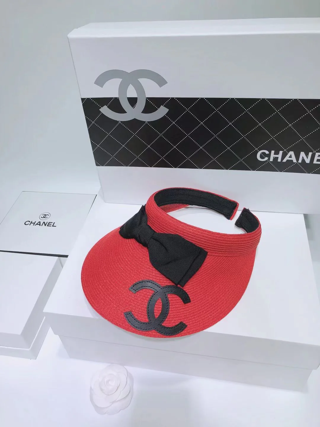 Новинка Chanel 2022 года - Солнцезащитная шляпа - Парик с открытыми губами - 4