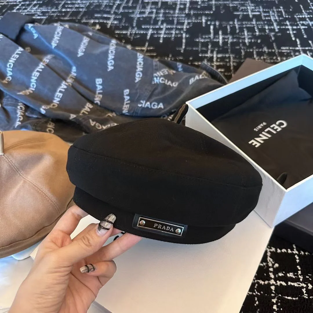 Prada - берет из коллекции осень/зима