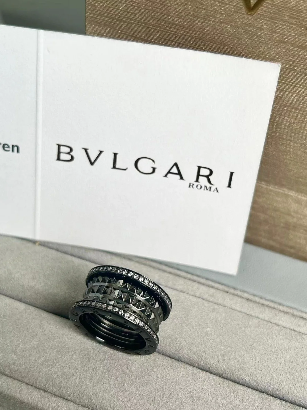 Кольцо Bvlgari 010