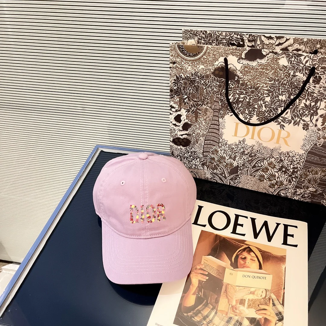 Бейсболка Dior с цветочным логотипом - Разные цвета - 1 шт.