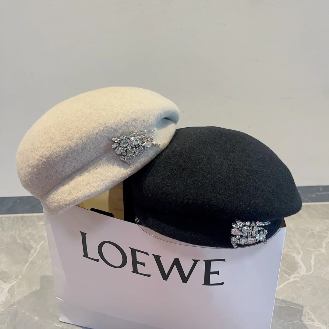 Новый шерстяной берет Burberry с стразами, осень/зима - черный.