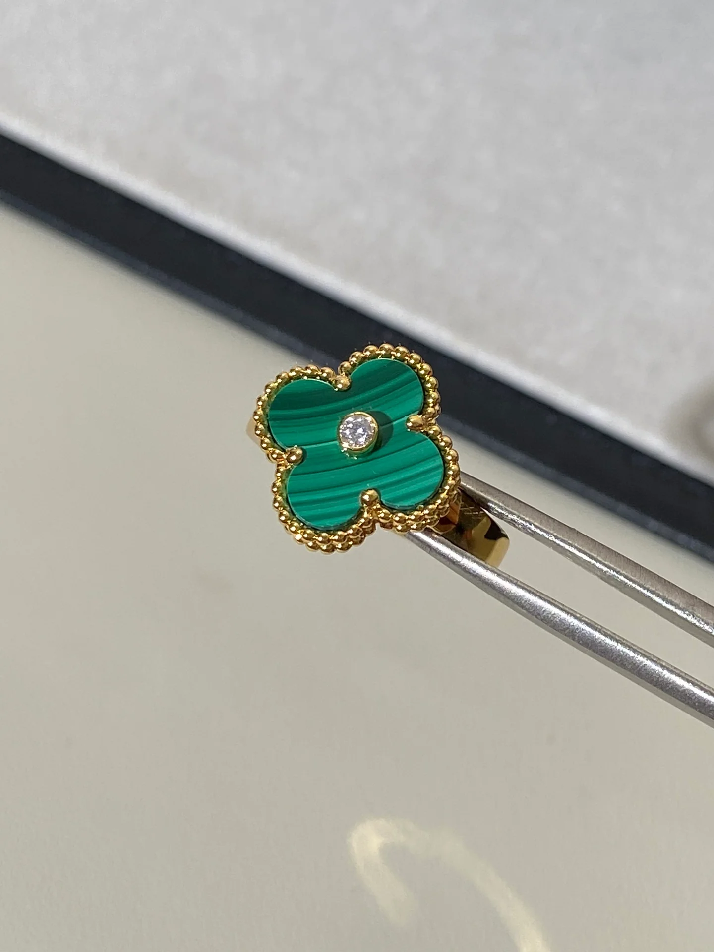 Ван Век - Кольцо 078