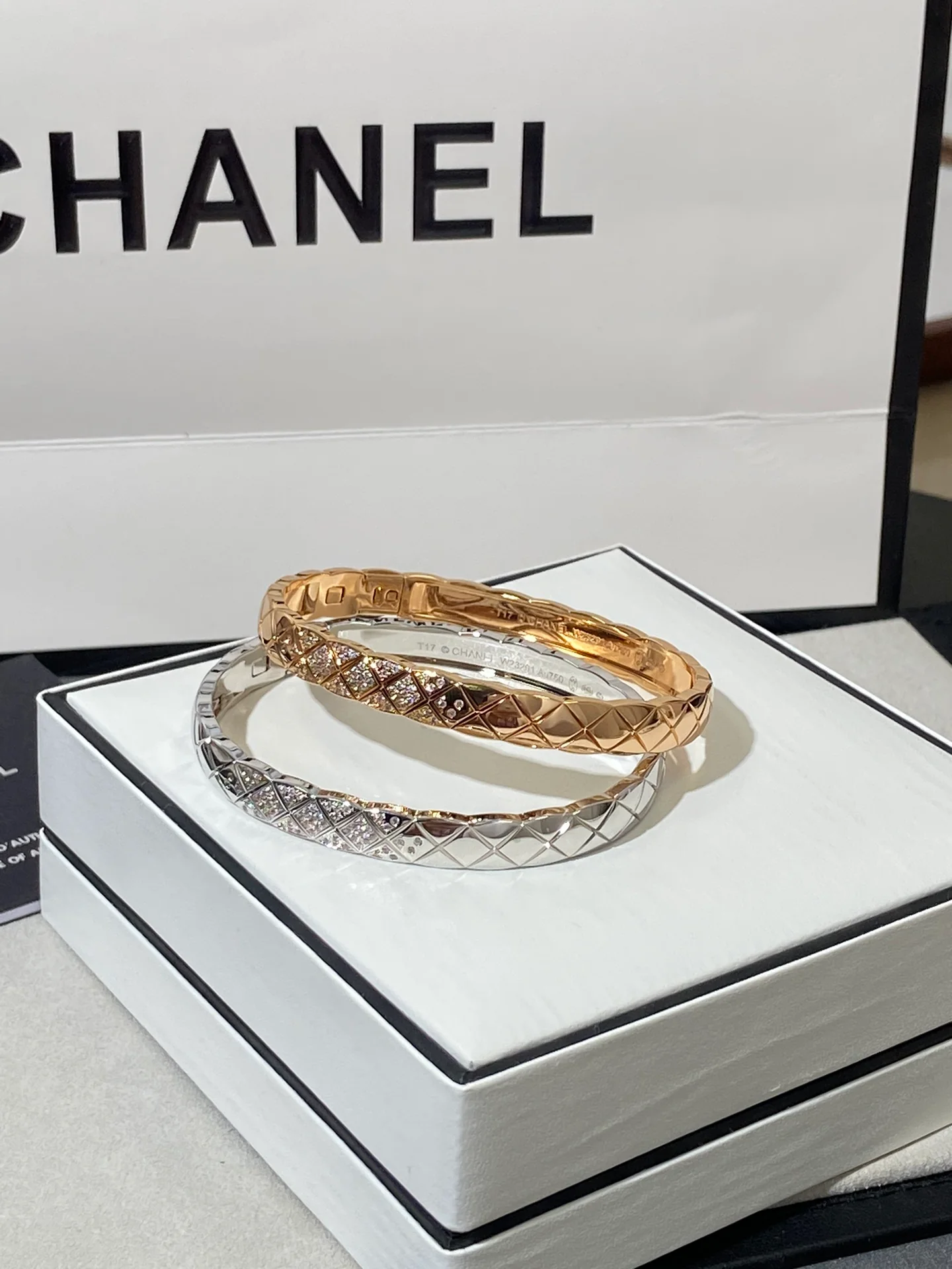 Браслет Chanel 105