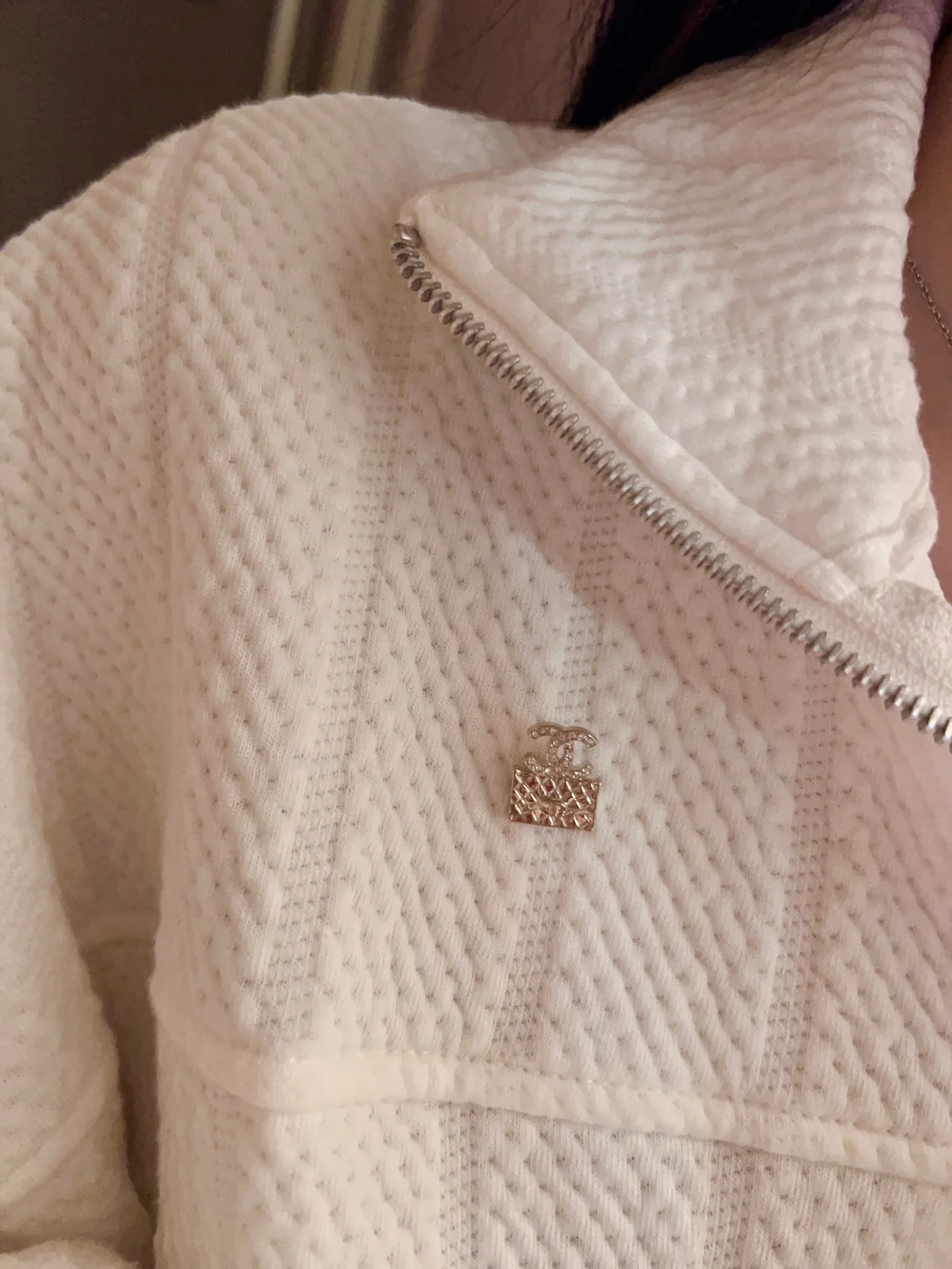 Брошь Chanel 147