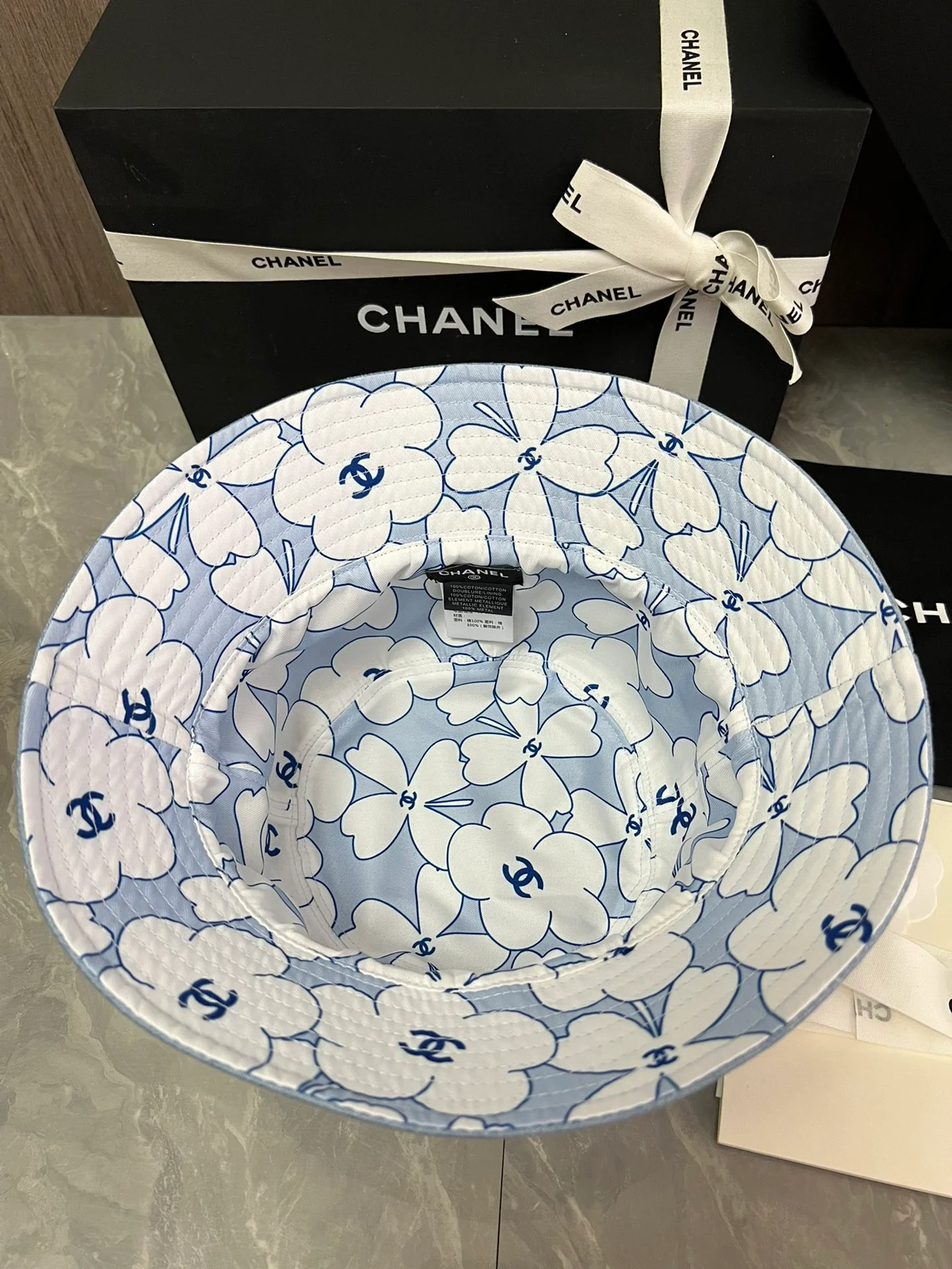 Джинсовая хлопковая рыбацкая шляпа Chanel - синяя