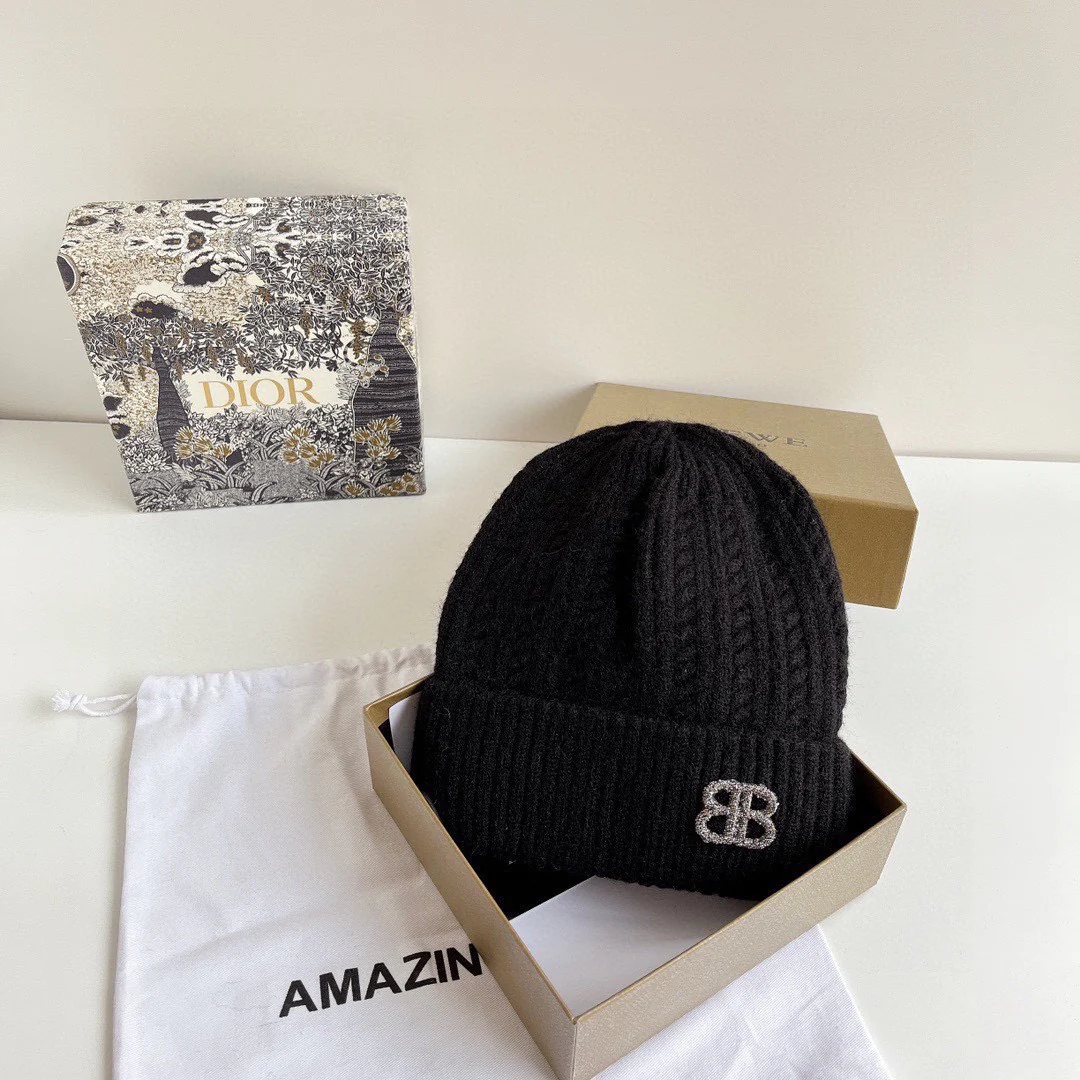 Вязаная шапка Balenciaga