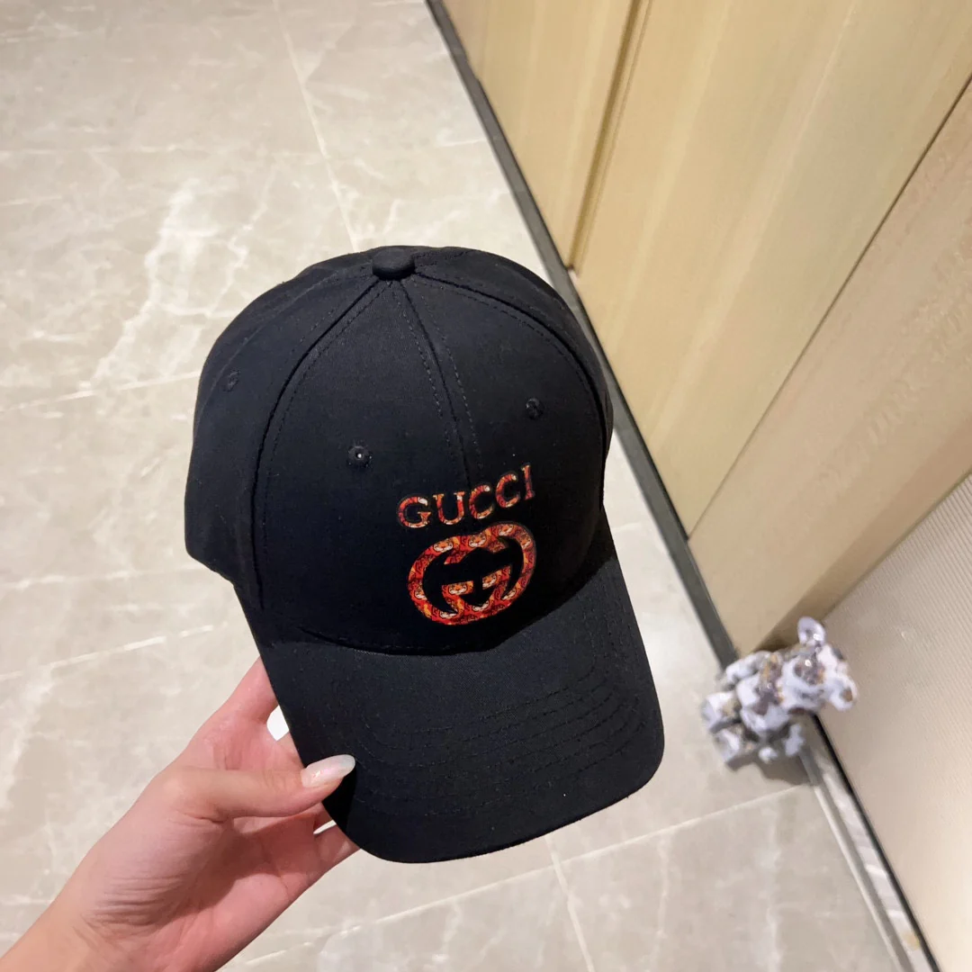 Новая бейсболка Gucci 2023 года, простая красная, с двойной буквой G, черная.