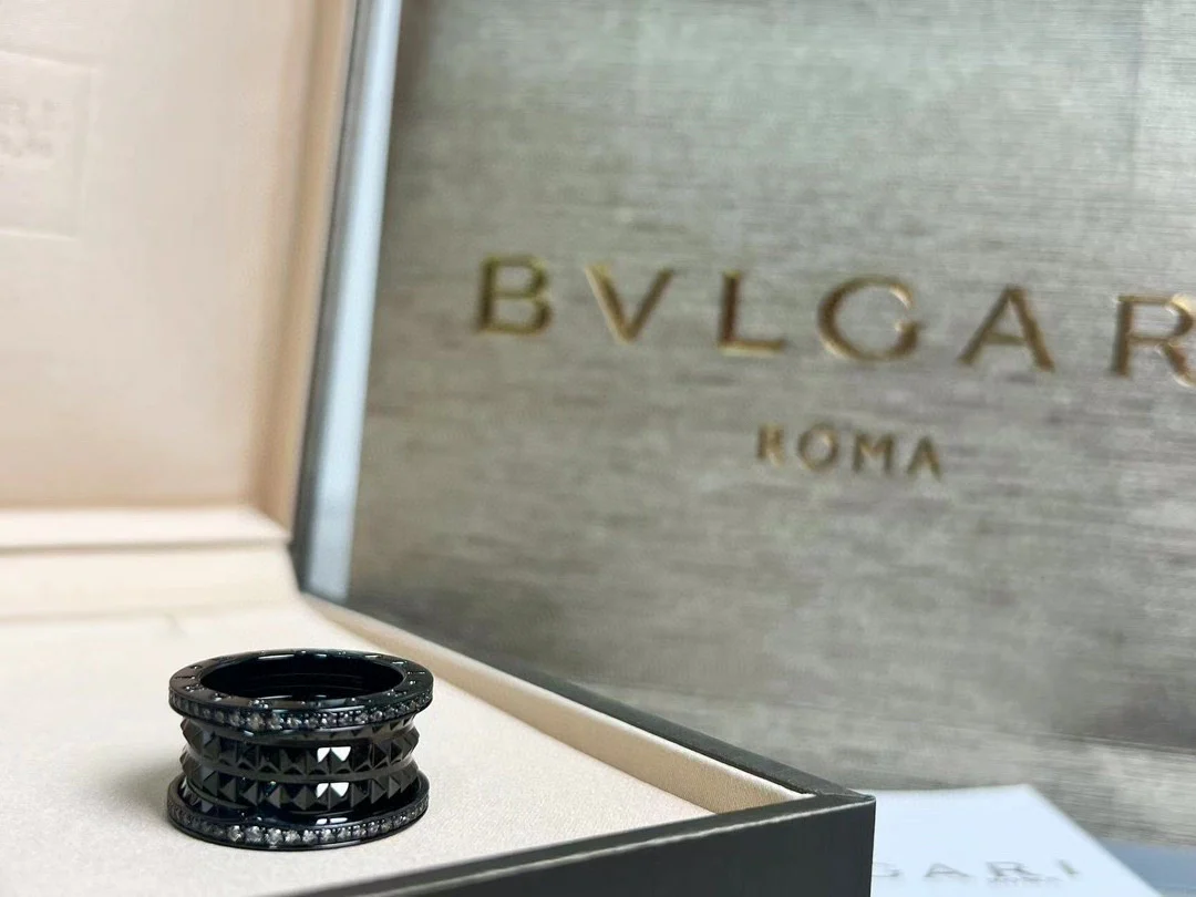 Кольцо Bvlgari 010