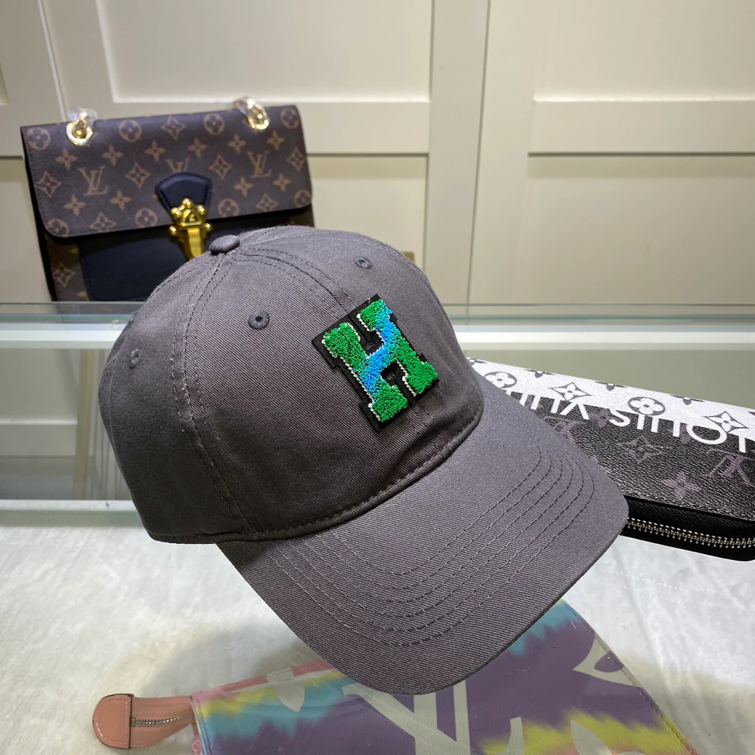 Бейсболка Hermes Limited Edition с принтом