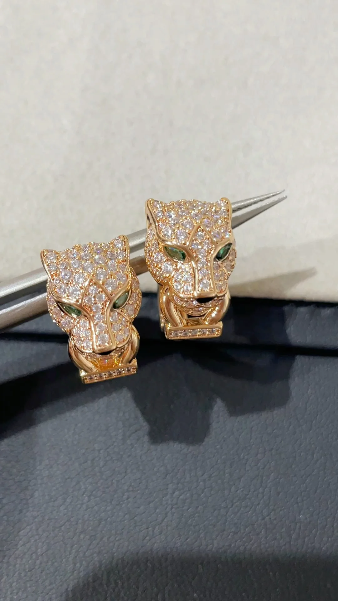 Серьги Cartier 052