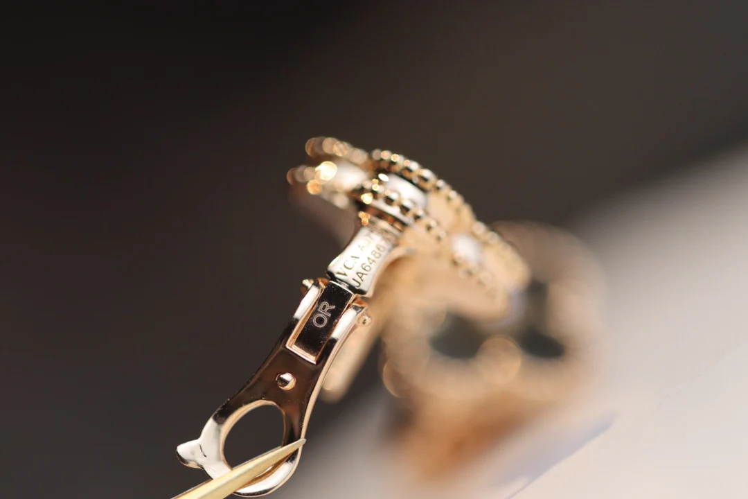 Серьги VCA 060