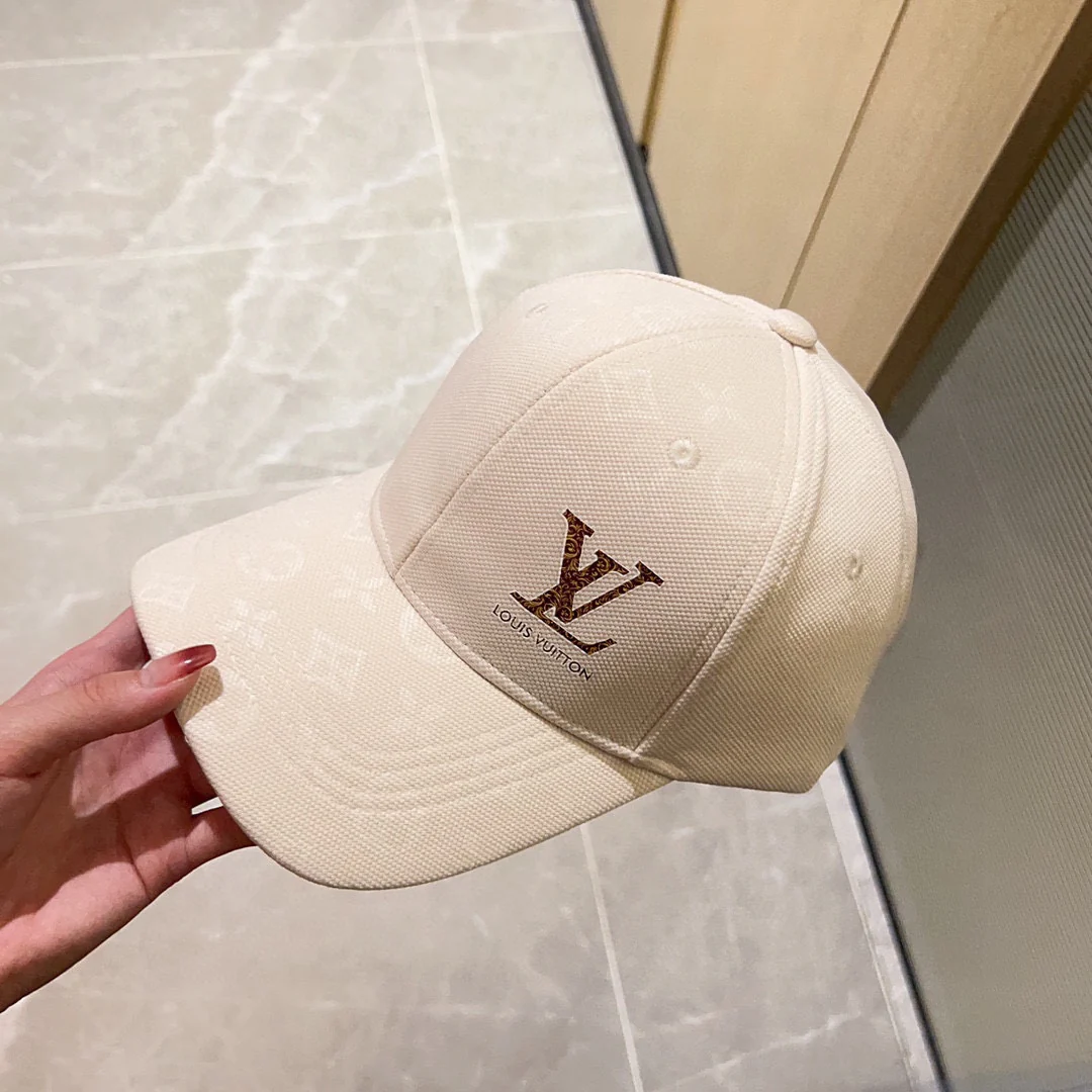 Новинка сезона весна/лето 2023 от LV - Бейсболка - Off-White