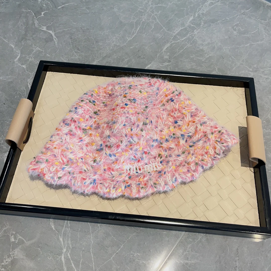 Miu Miu - Новая красочная вязаная шапка из осенне-зимней коллекции - Розовая