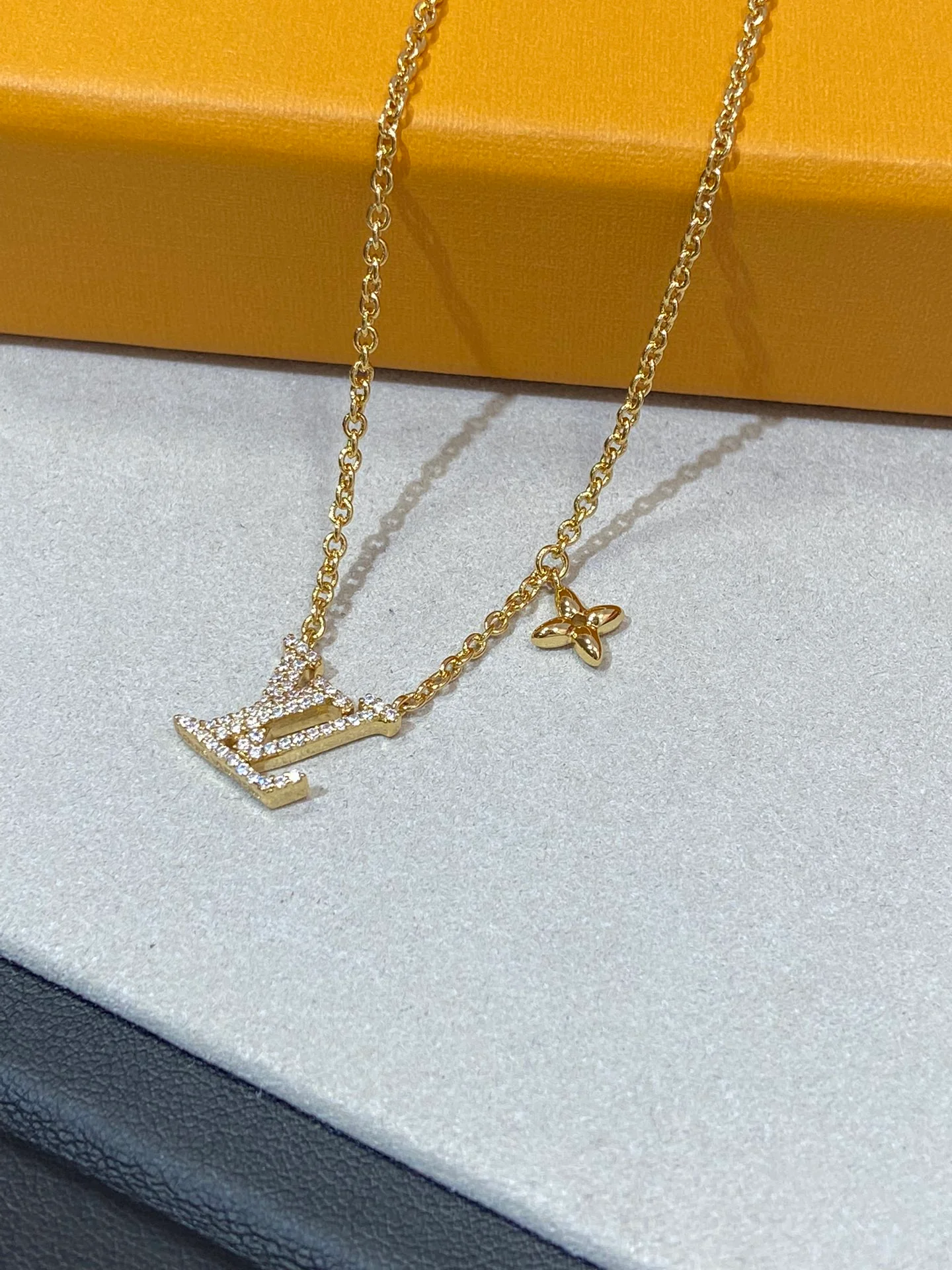 LV - Серьги 038