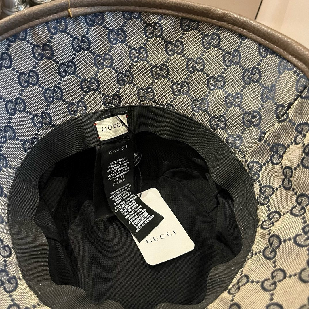 Классическая кожаная панама Gucci с монограммой - серая