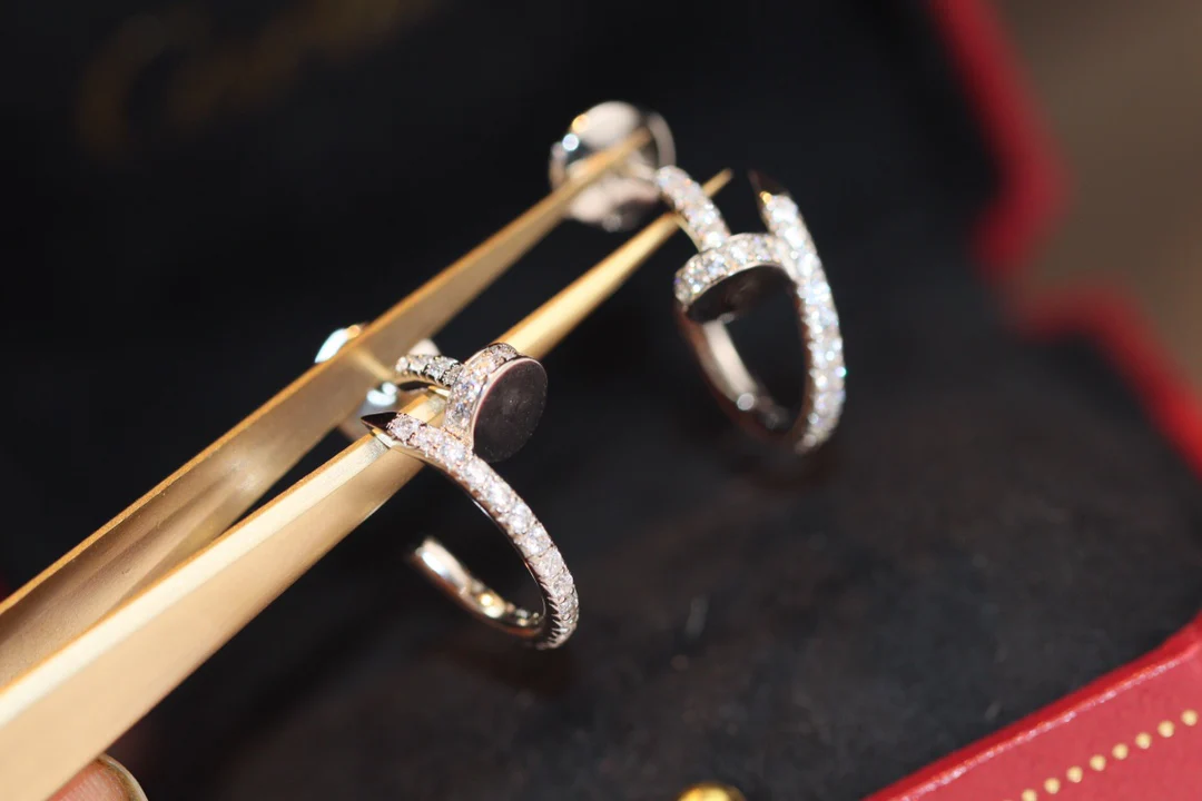 Серьги Cartier 037