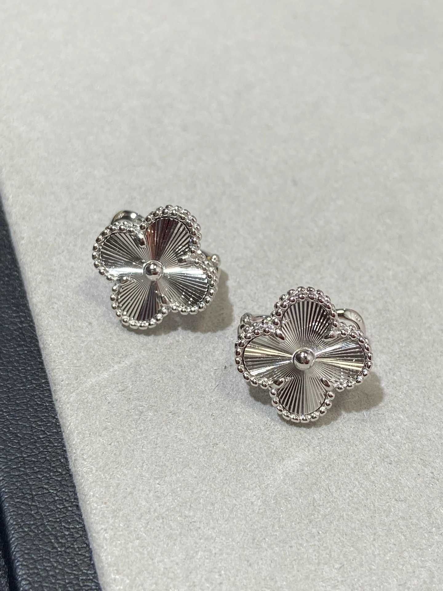 Серьги VCA 041