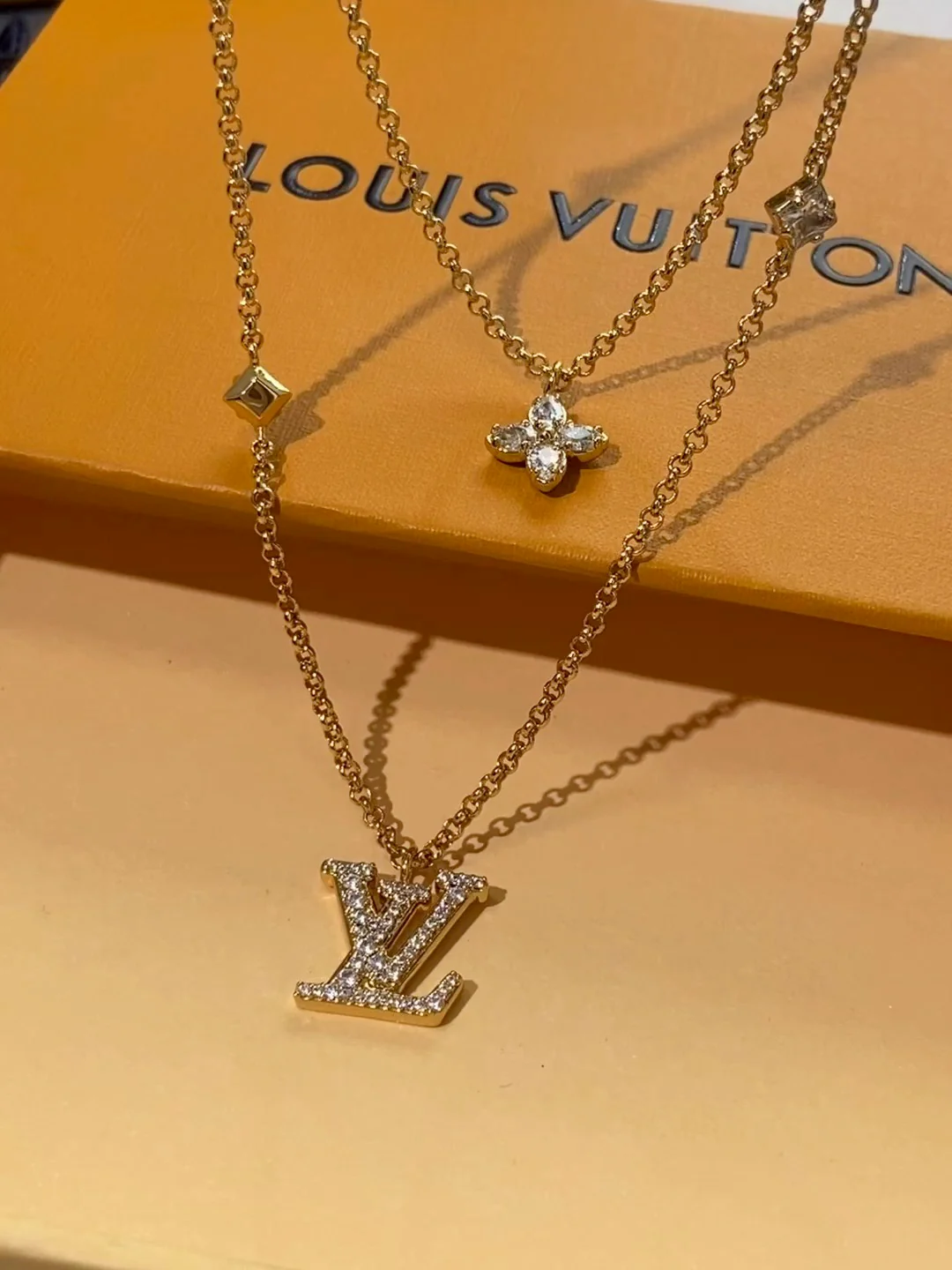 LV-Ожерелье 074