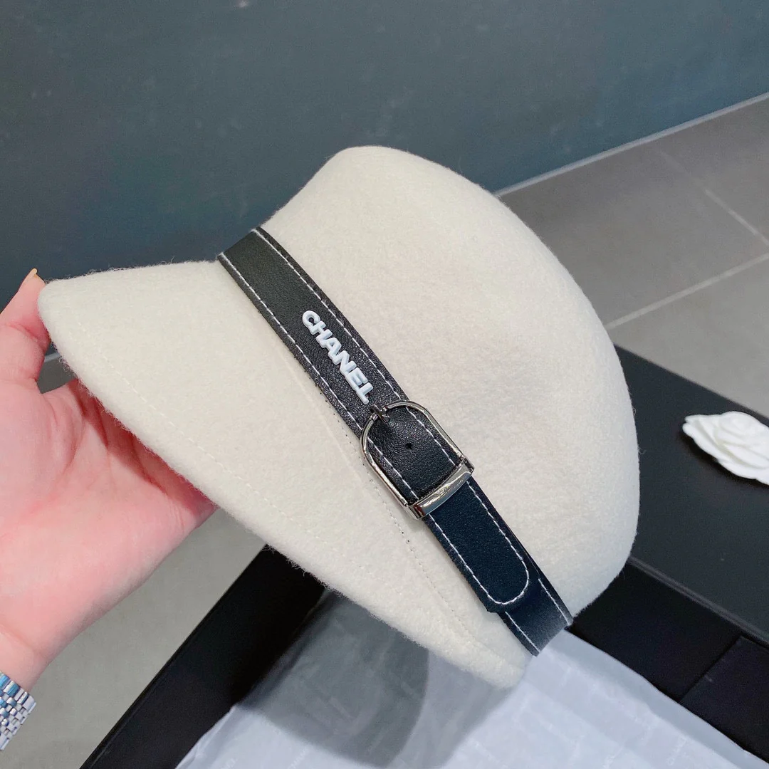 Chanel - Шерстяная кепка-?уточка? - Белая