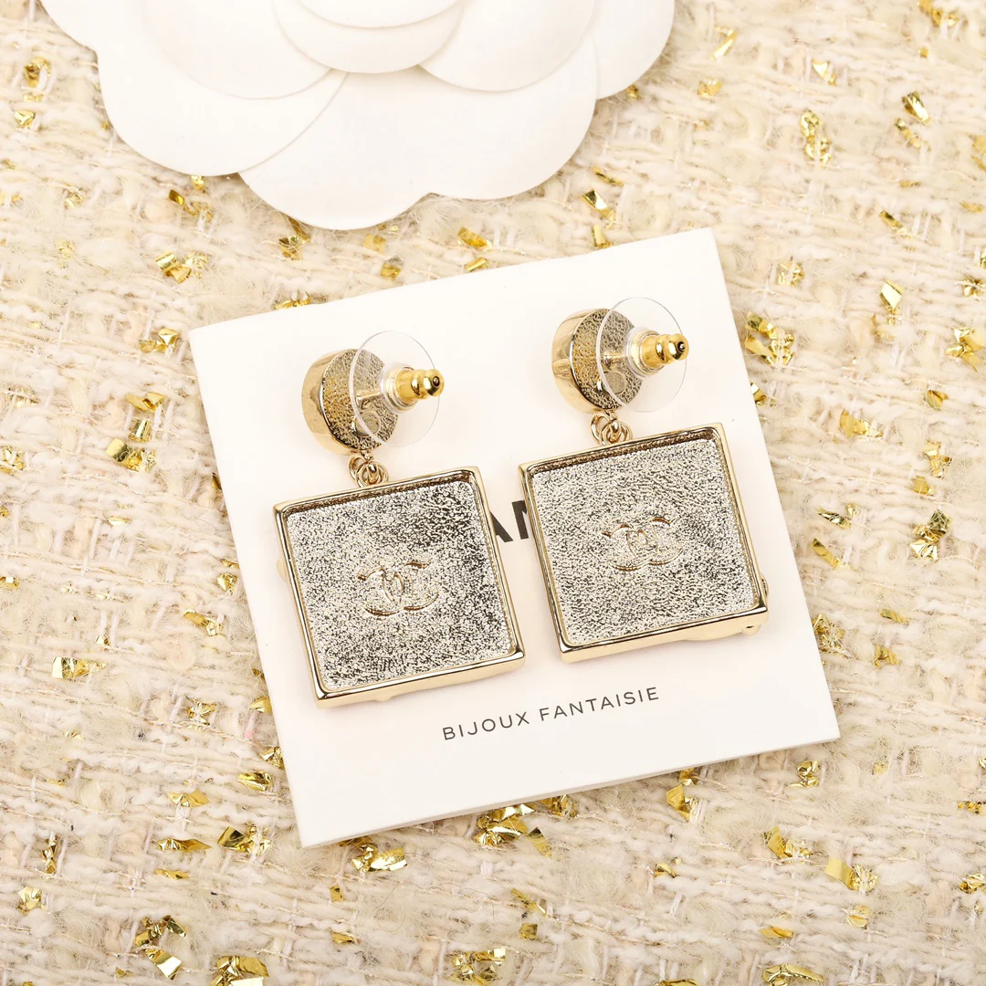 Серьги Chanel 1057