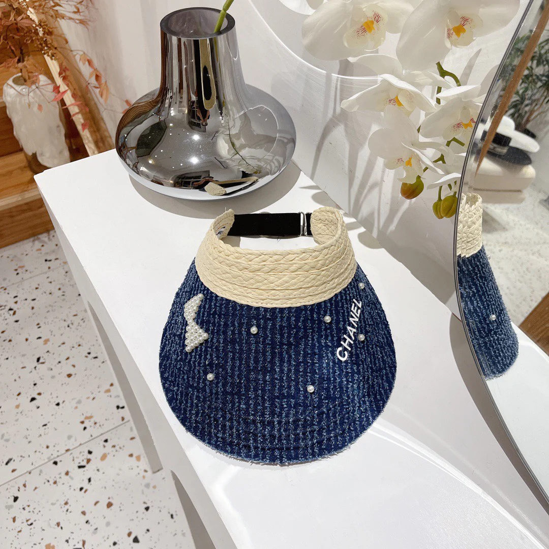 Солнцезащитная шляпа Chanel из джинсовой ткани с бисером