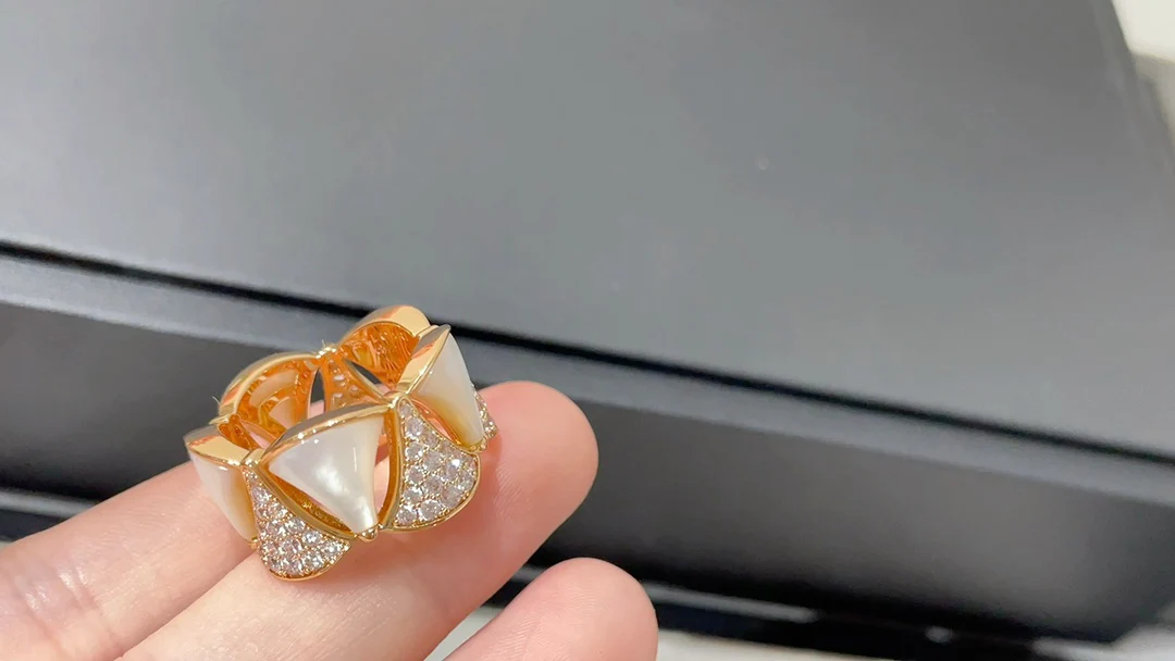 Кольцо Bvlgari 020