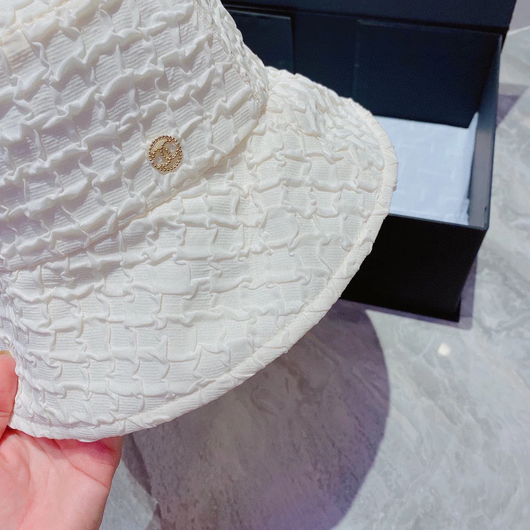 Chanel - Клетчатая рыбацкая шляпа