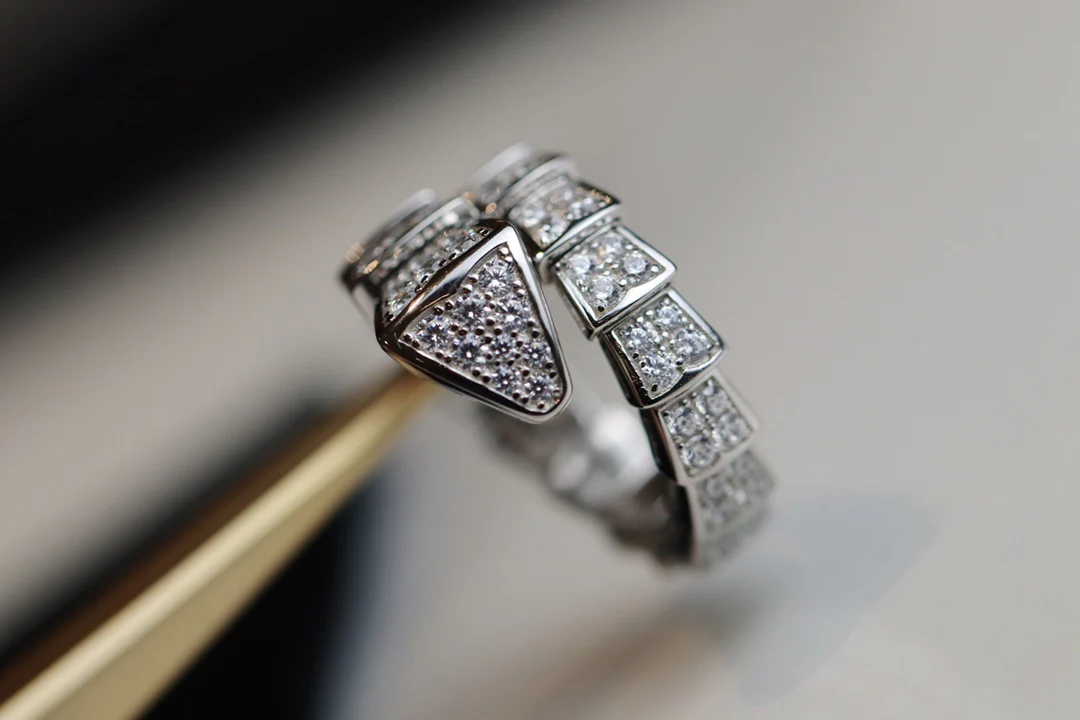 Кольцо Bvlgari 2