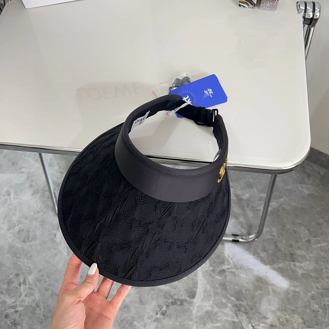 Новая плиссированная солнцезащитная шляпа Chanel 2024 года, лето 2024 года - черная.