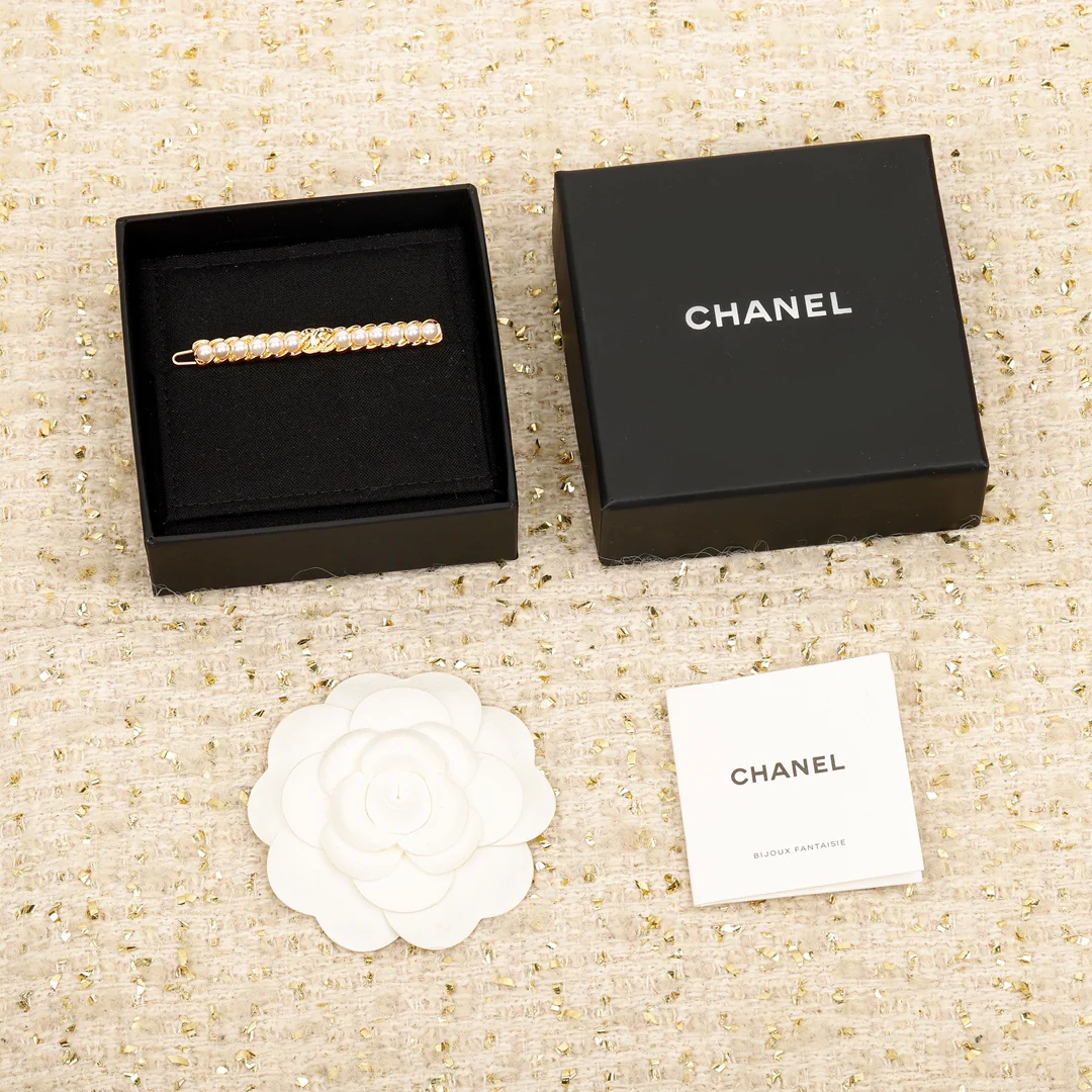 Заколка для волос Chanel 006