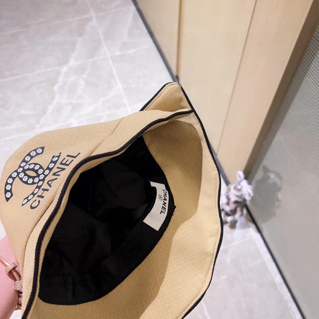 Новинка сезона весна/лето 2023 от Chanel - Рыбацкая шляпа из пузырчатой ??ткани