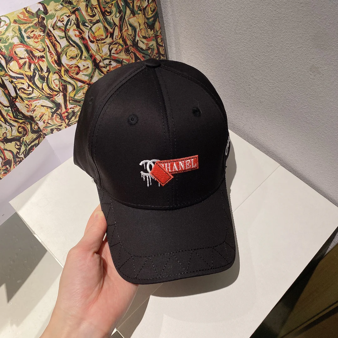 Новинка 2022 года от Chanel - кепка-?утиный клюв? - 3