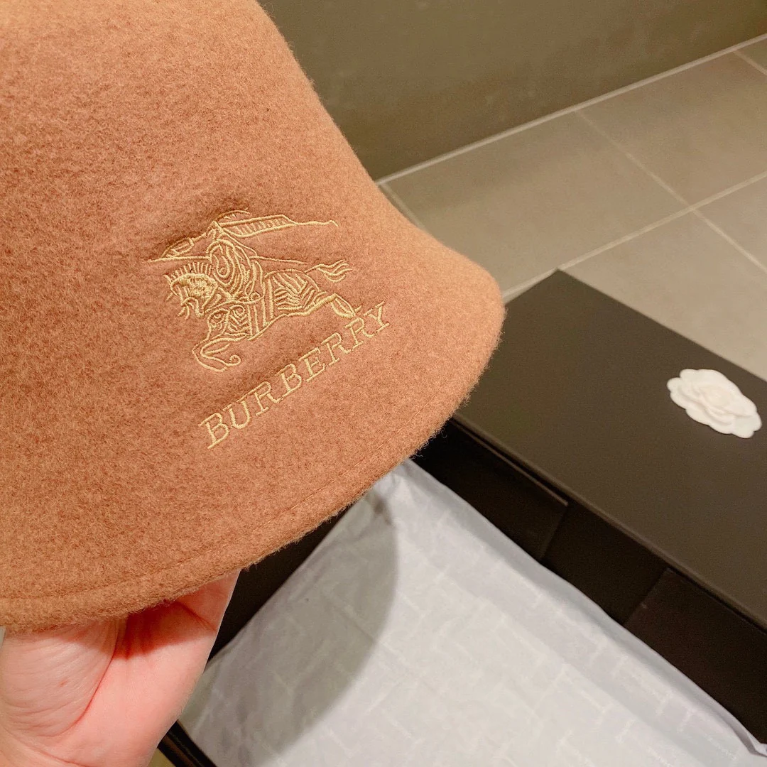 Шерстяная рыбацкая шляпа Burberry - коричневая