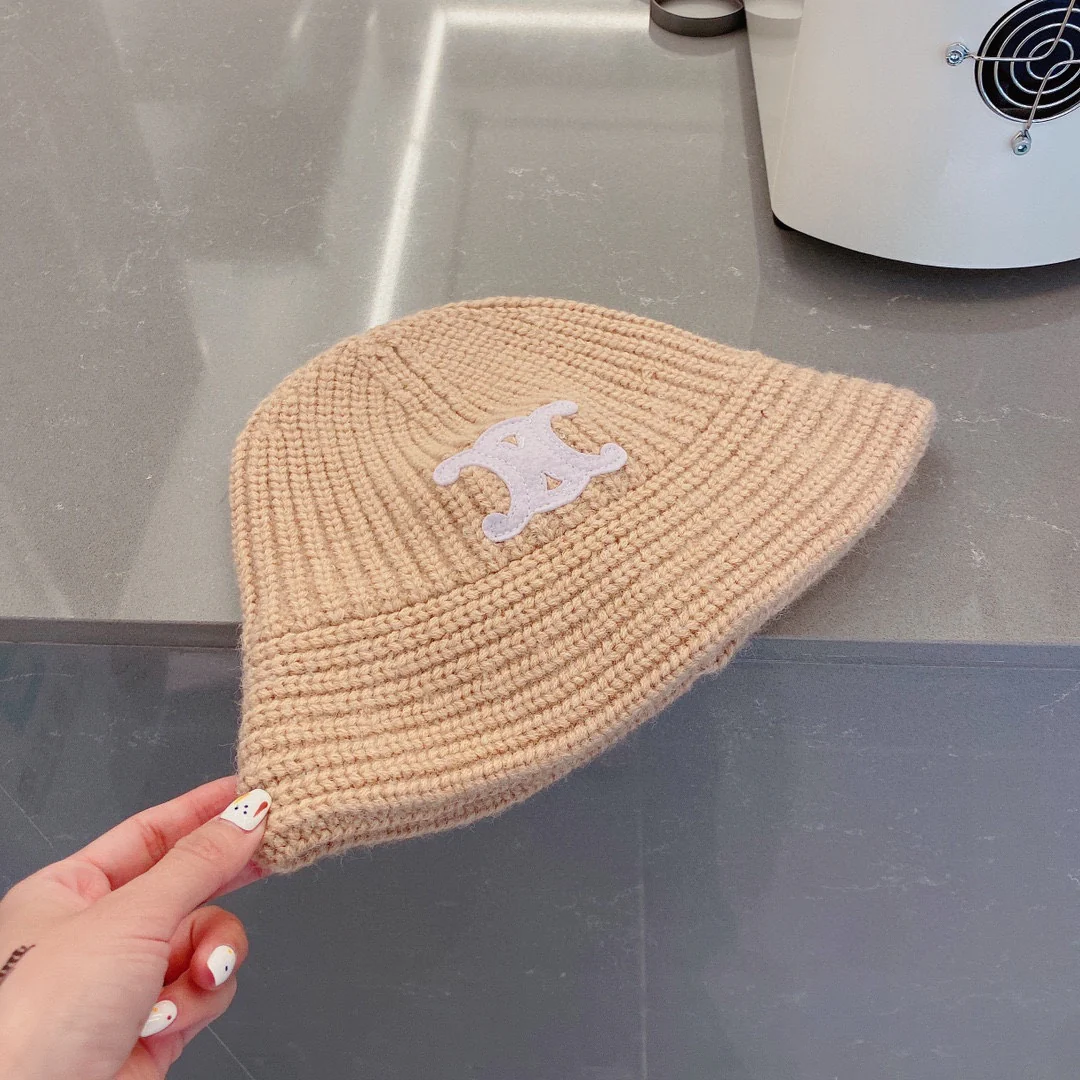 Celine - Вязаная рыбацкая шапка - Абрикосового цвета