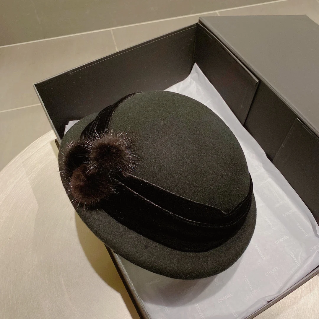 Prada - Шерстяная шапка - Черная