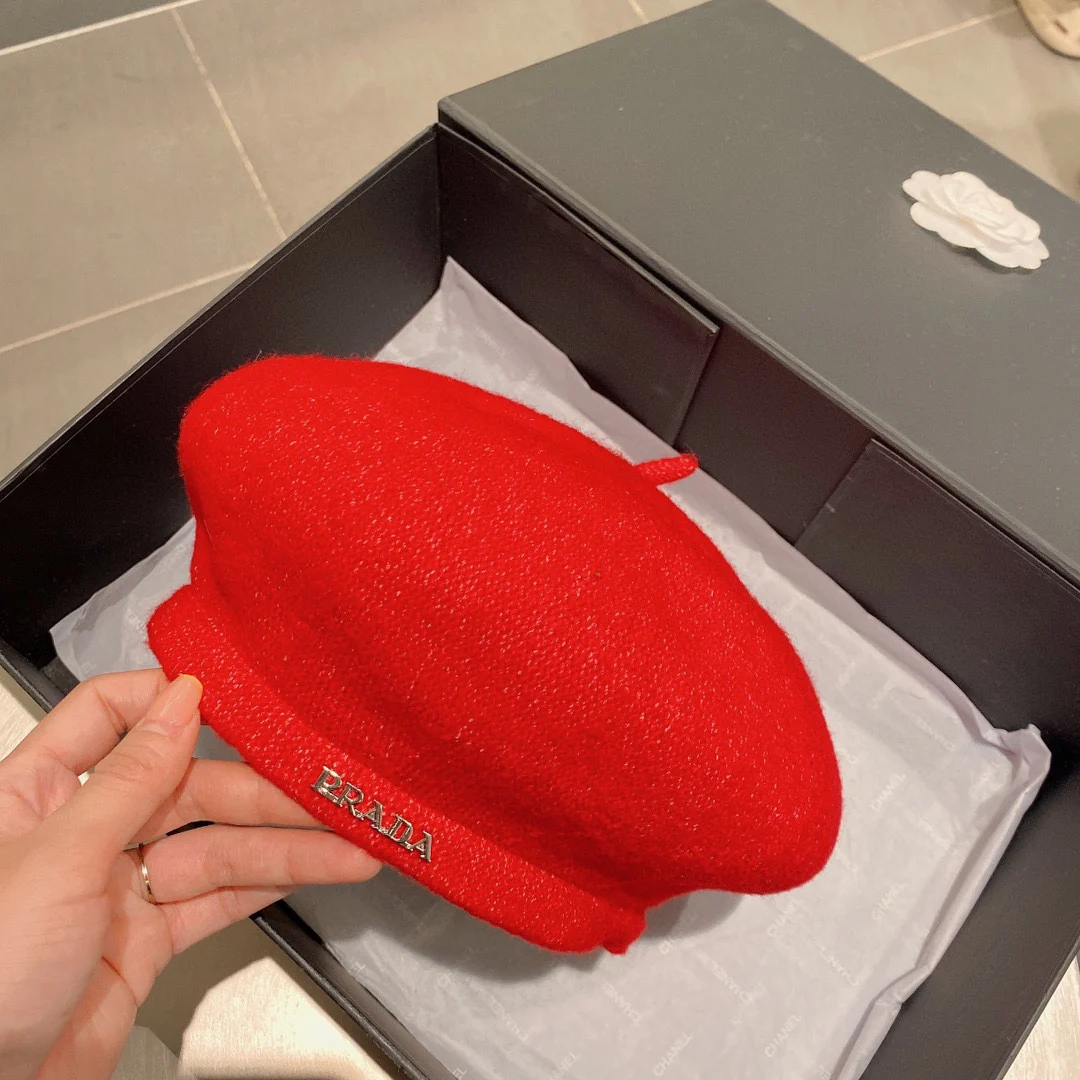 Prada - Вязаный берет - Красный