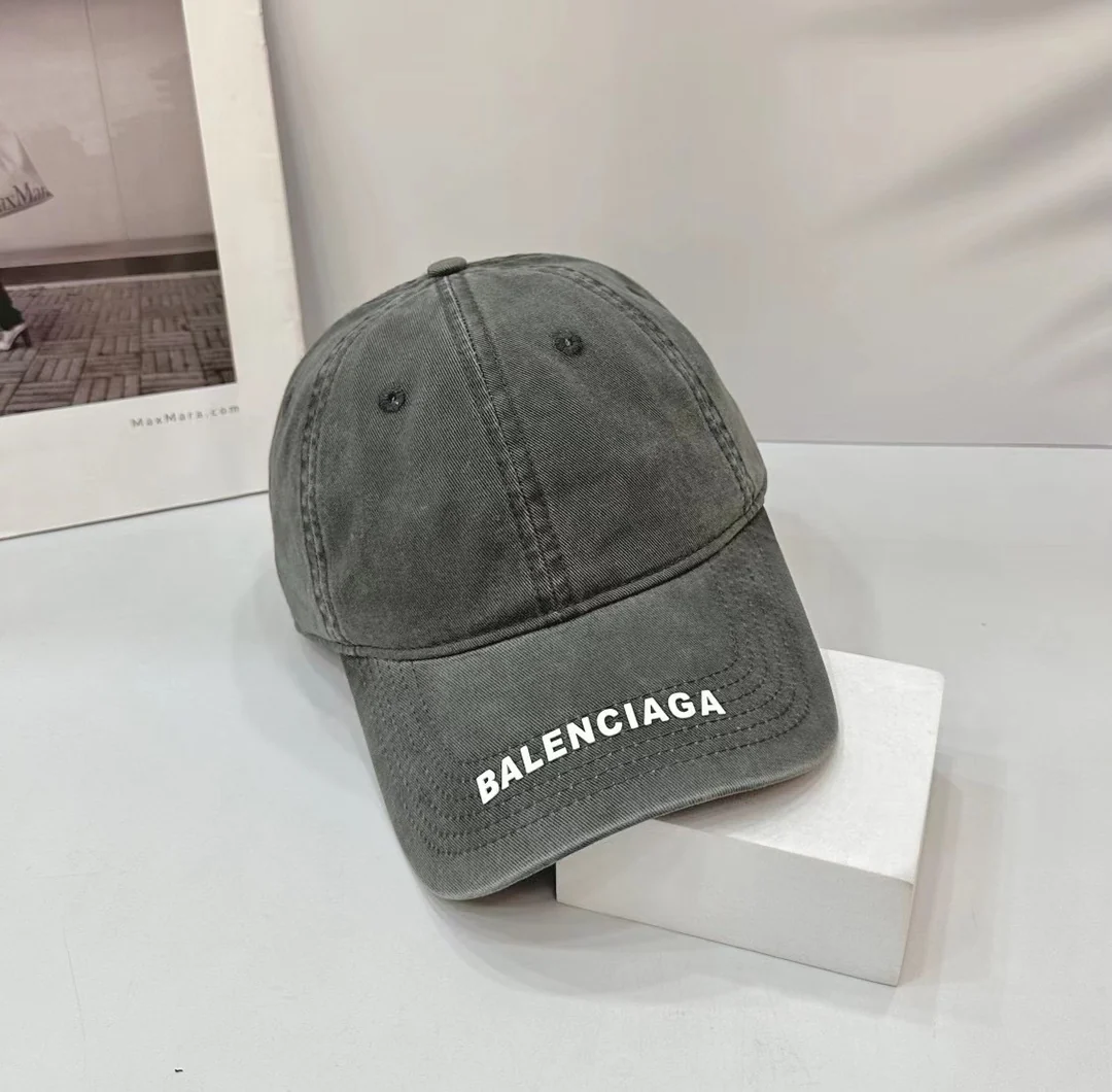 Новые поступления коллекции Balenciaga весна/лето 2023 - Ретро бейсболка - 1