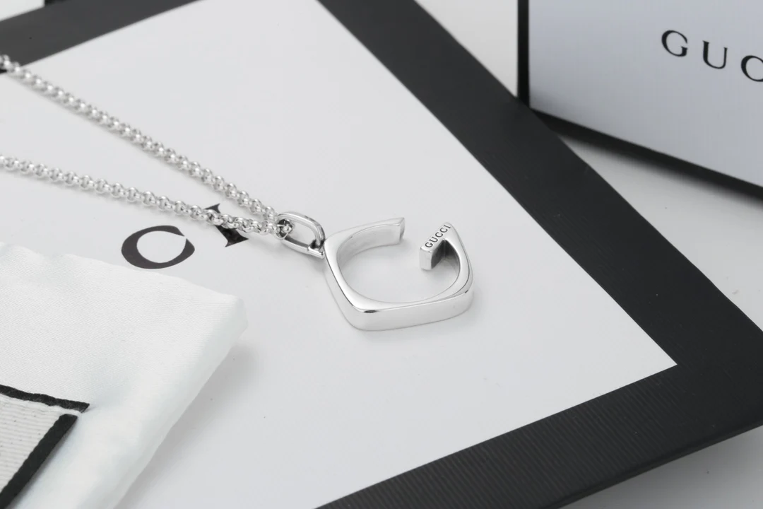 Gucci - Колье 033