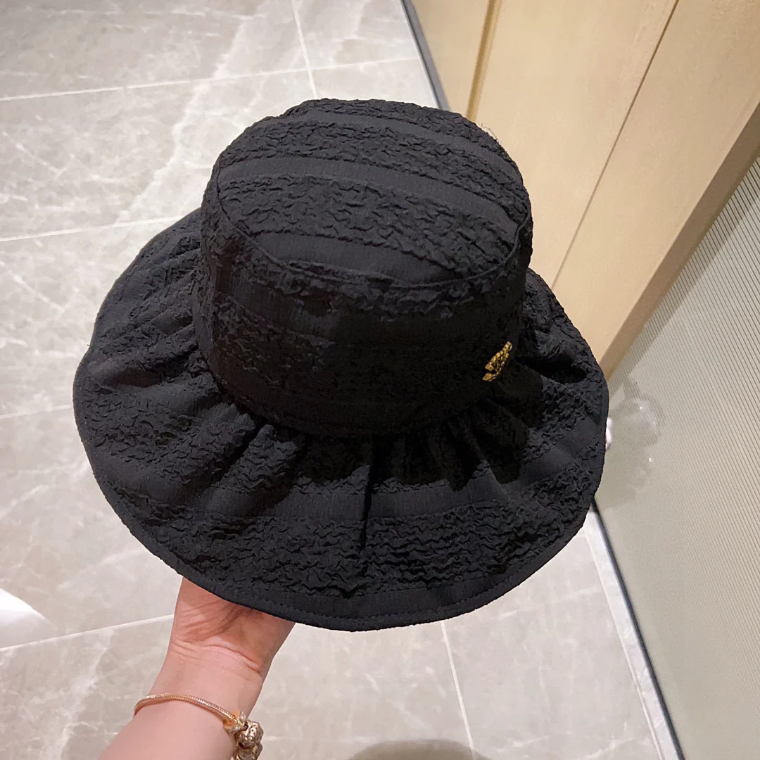Новая широкополая рыбацкая шляпа Chanel с оборками, 2023 год - черная.