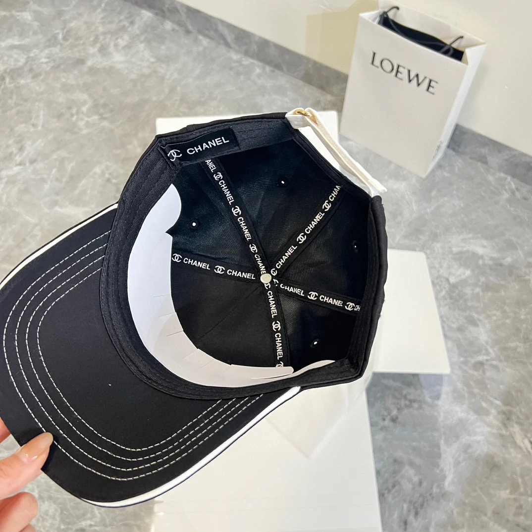 Бейсболка Chanel 2024 Летняя коллекция, новая, с тяжелой вышивкой и бантом - черная