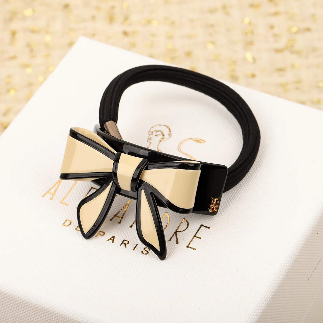 Заколка для волос Chanel 010