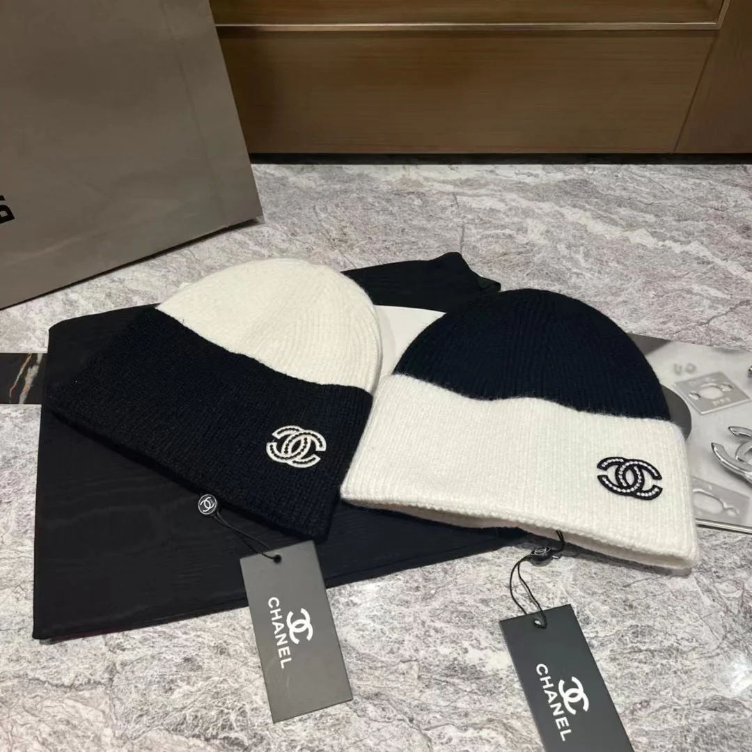 Chanel - Вязаная шапка с цветовыми блоками