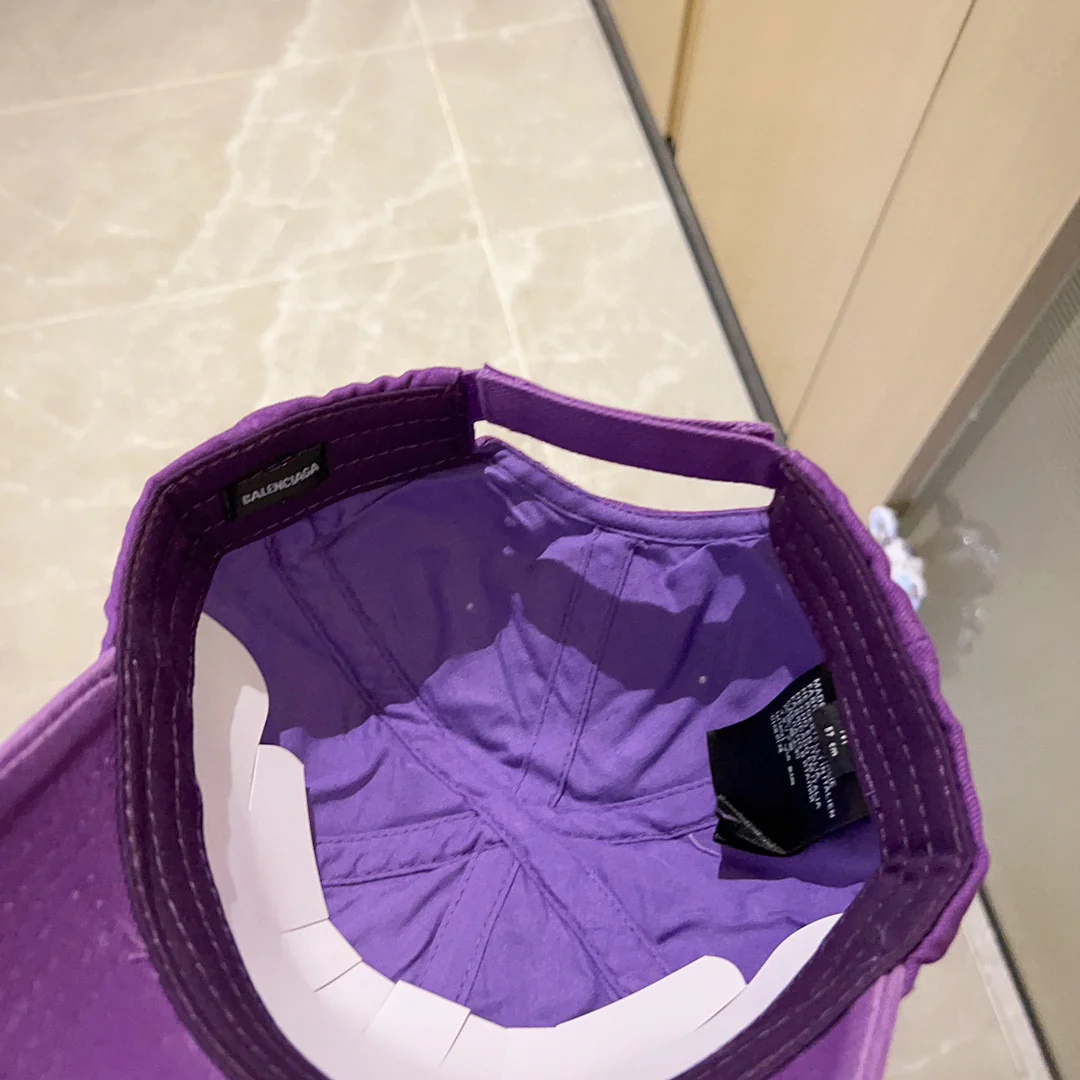 Париж - Новинки сезона весна/лето 2023 - Вышитая шапка/шарф.