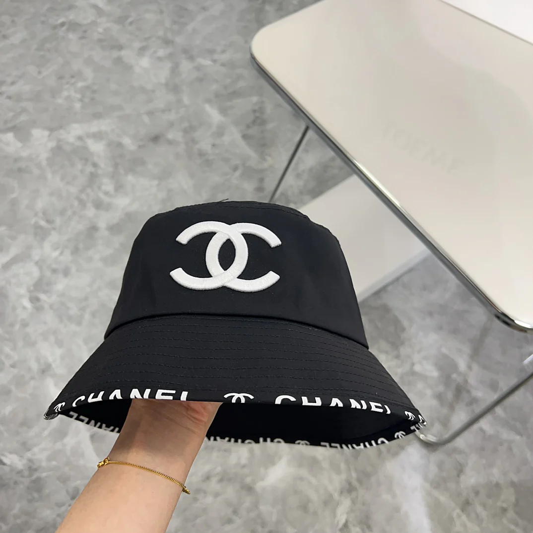 Chanel - дизайнерская рыбацкая шляпа с буквами - черная